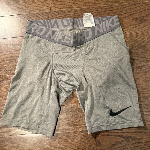 Lot of 4 Nike Pro Compression 3/4 Pants and Shorts - Picture 7 of 9